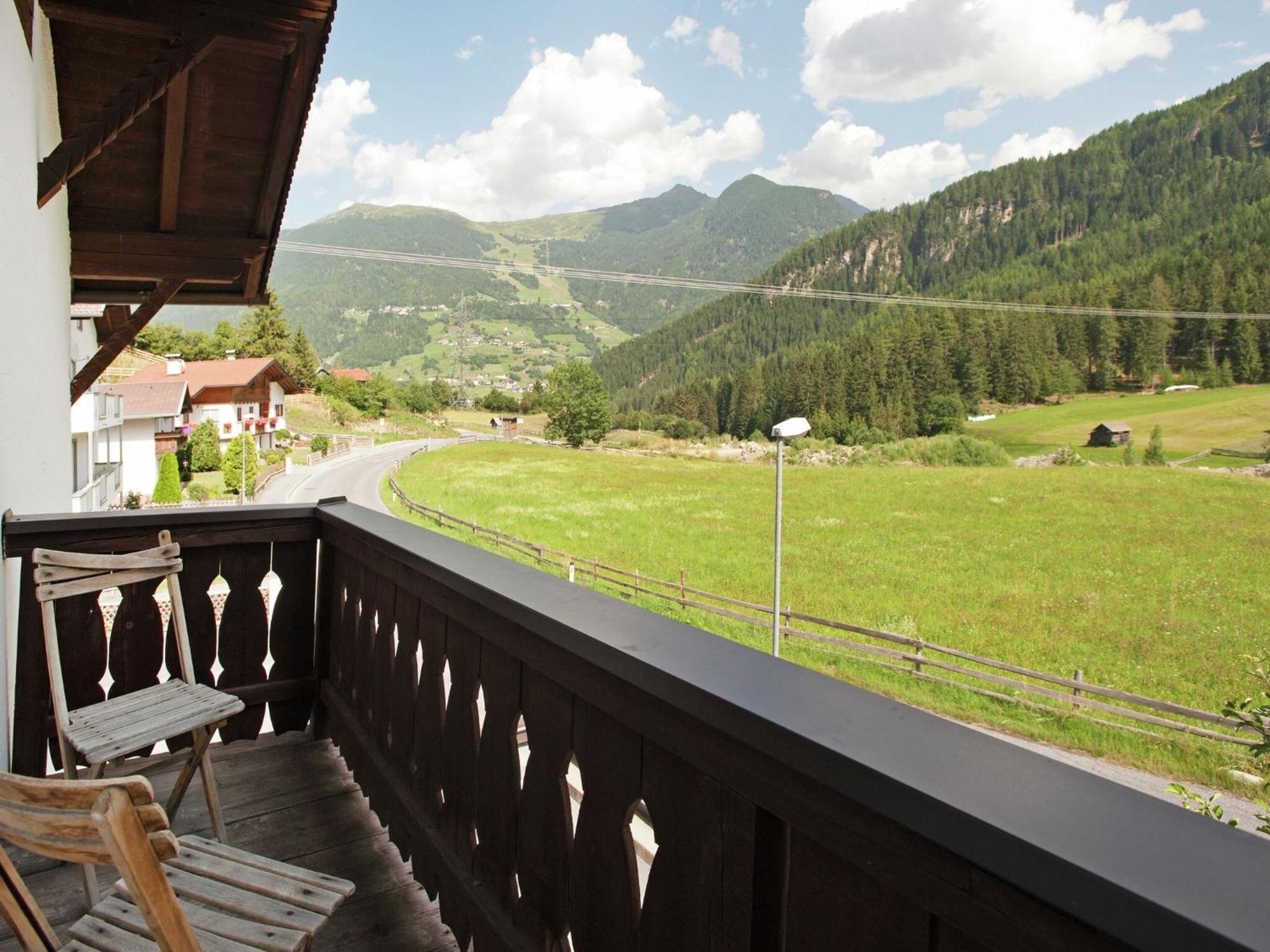 Spacious Holiday Home In Wenns Near Ski Area מראה חיצוני תמונה